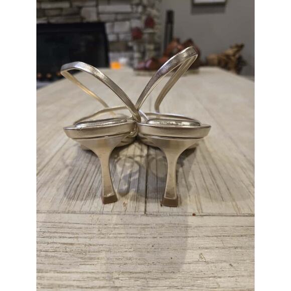 Steve Madden Women's Gold Strappy Kitten Heeled Sandals Size 6.5M - Picture 4 of 7